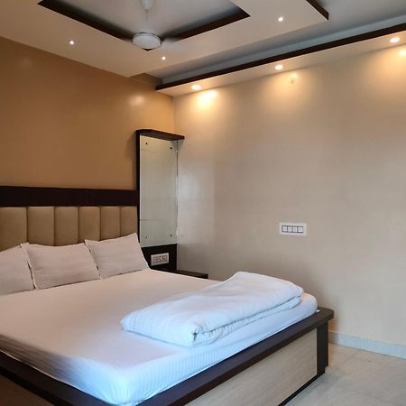 Hotel Binapani Deluxe 1 Tarapith Eksteriør billede
