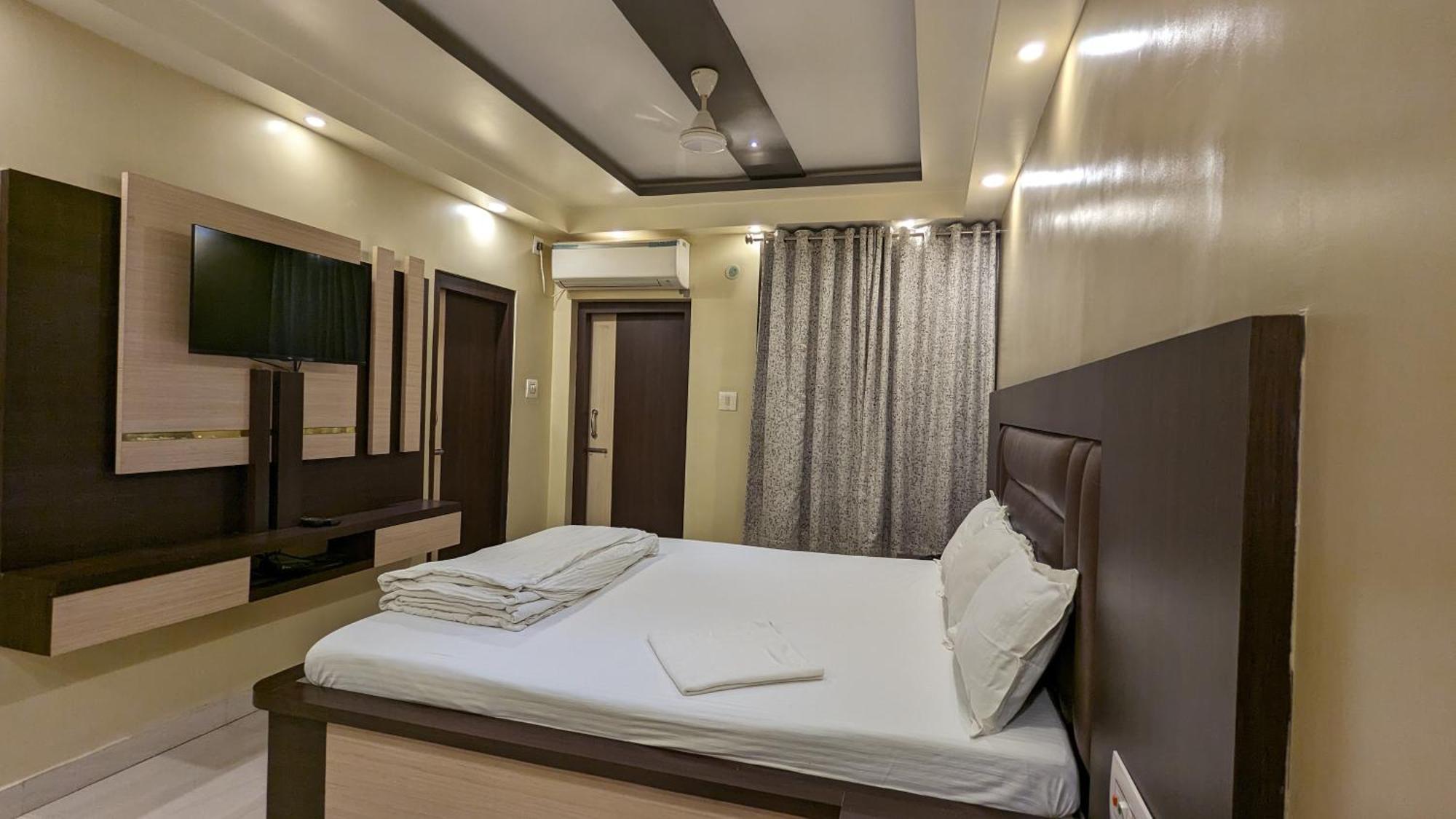 Hotel Binapani Deluxe 1 Tarapith Eksteriør billede