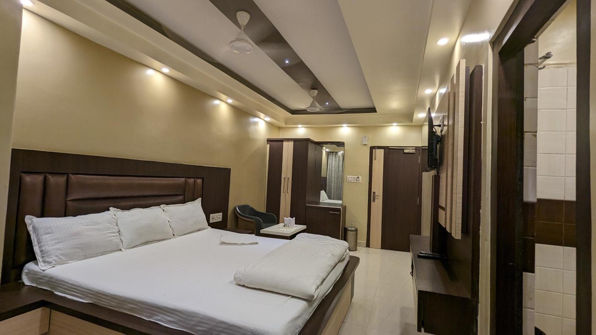 Hotel Binapani Deluxe 1 Tarapith Eksteriør billede